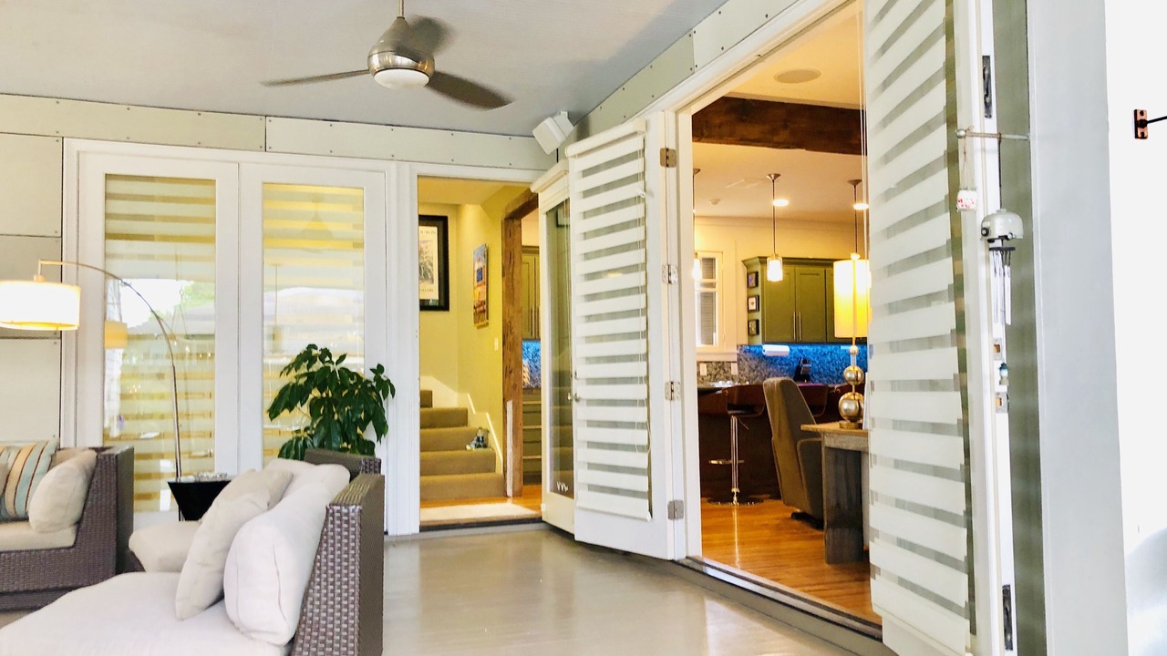 Photo of Livingroom in Downtown