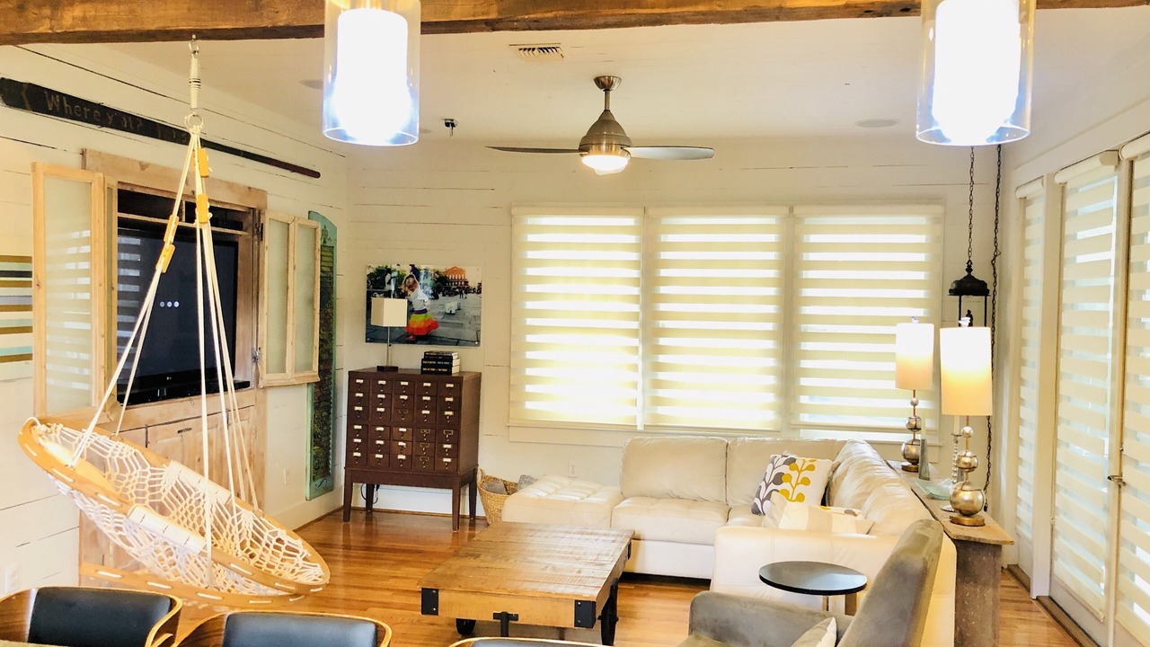 Photo of Livingroom in Downtown