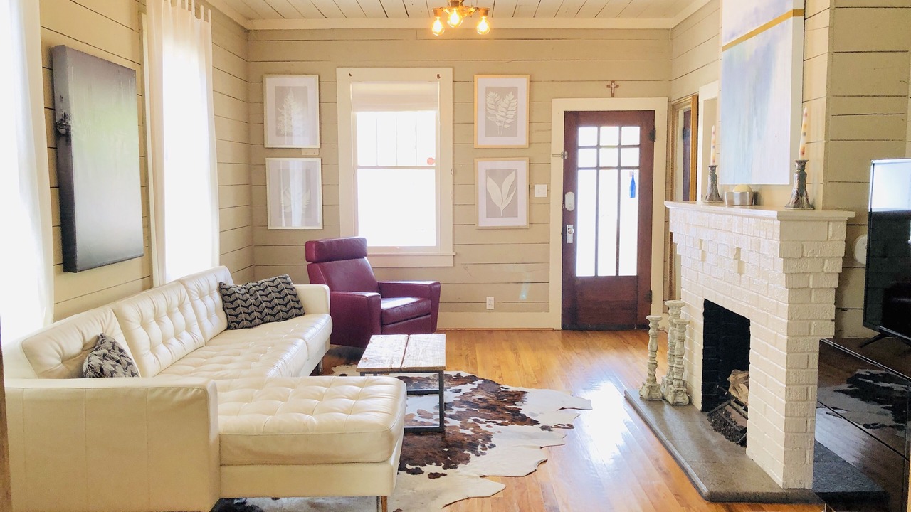 Photo of Livingroom in Downtown