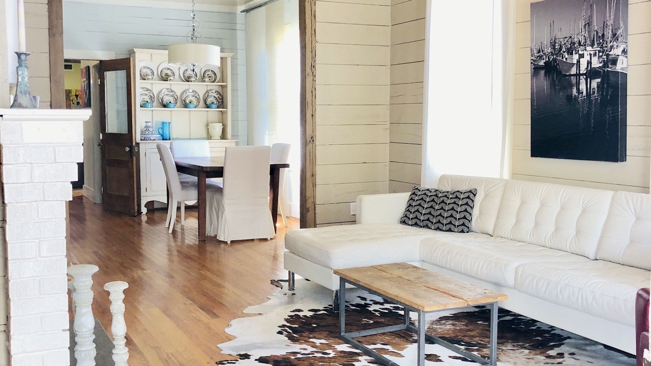 Photo of Livingroom in Downtown
