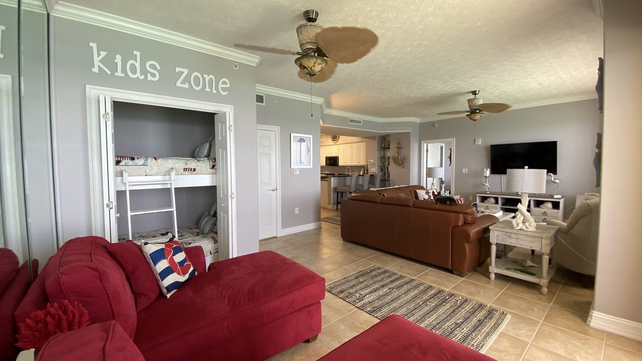 Photo of Livingroom in Thomas Drive
