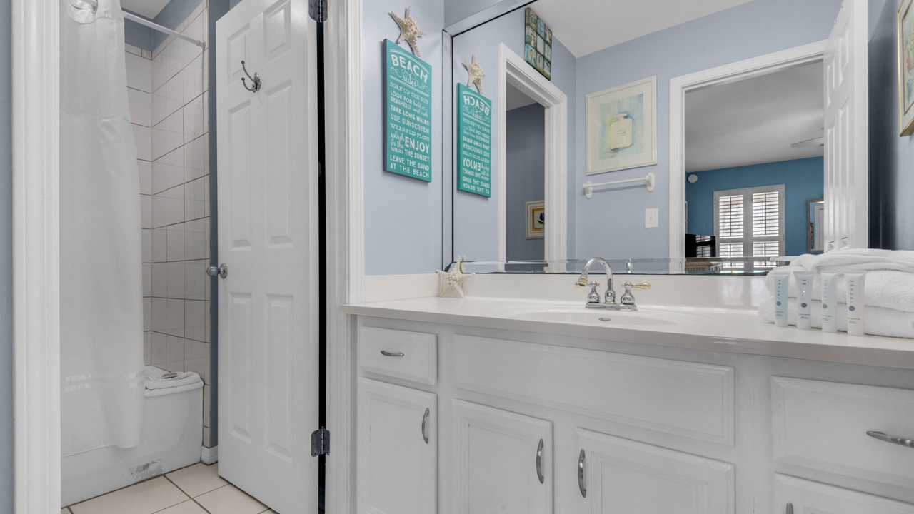 Photo of Bathroom in Clipper Cove