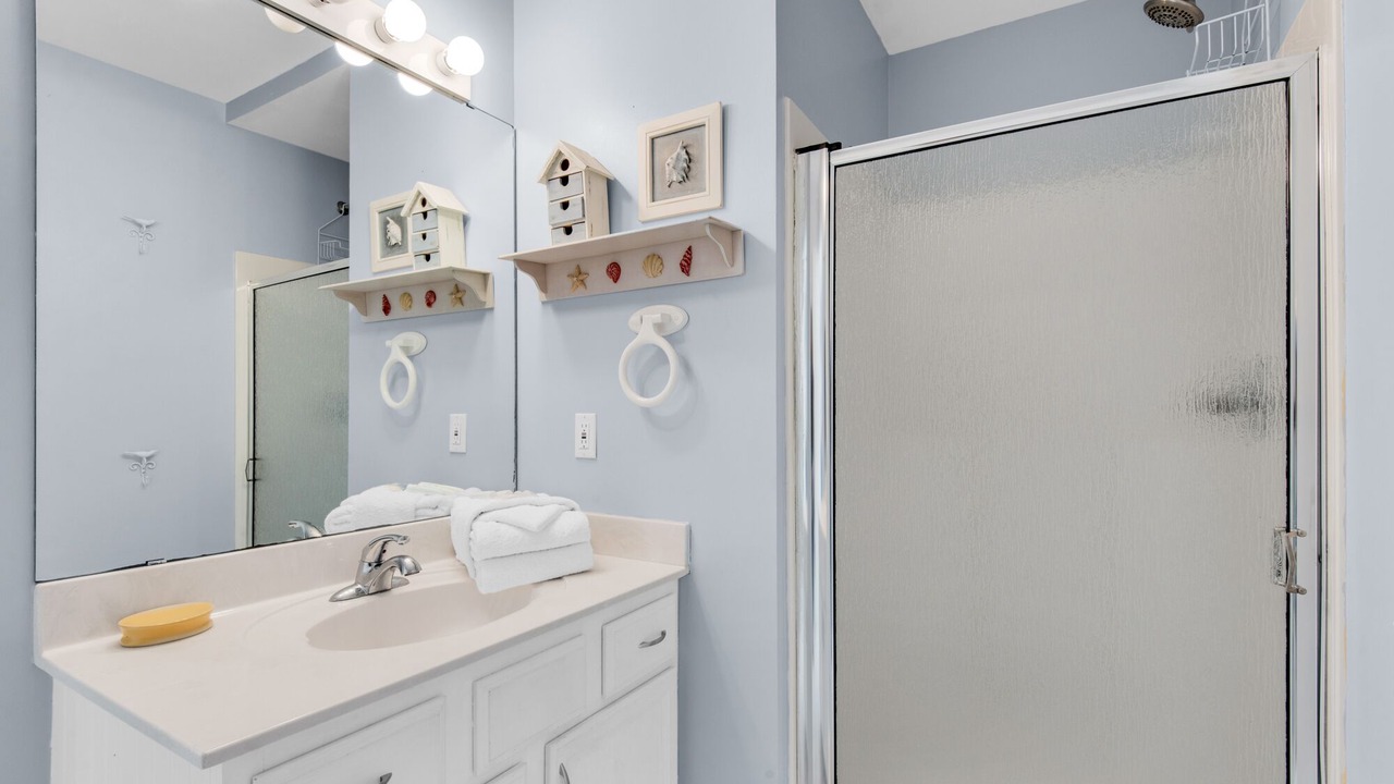 Photo of Bathroom in Clipper Cove