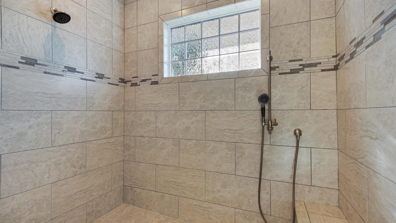 Photo of Bathroom in Clipper Cove