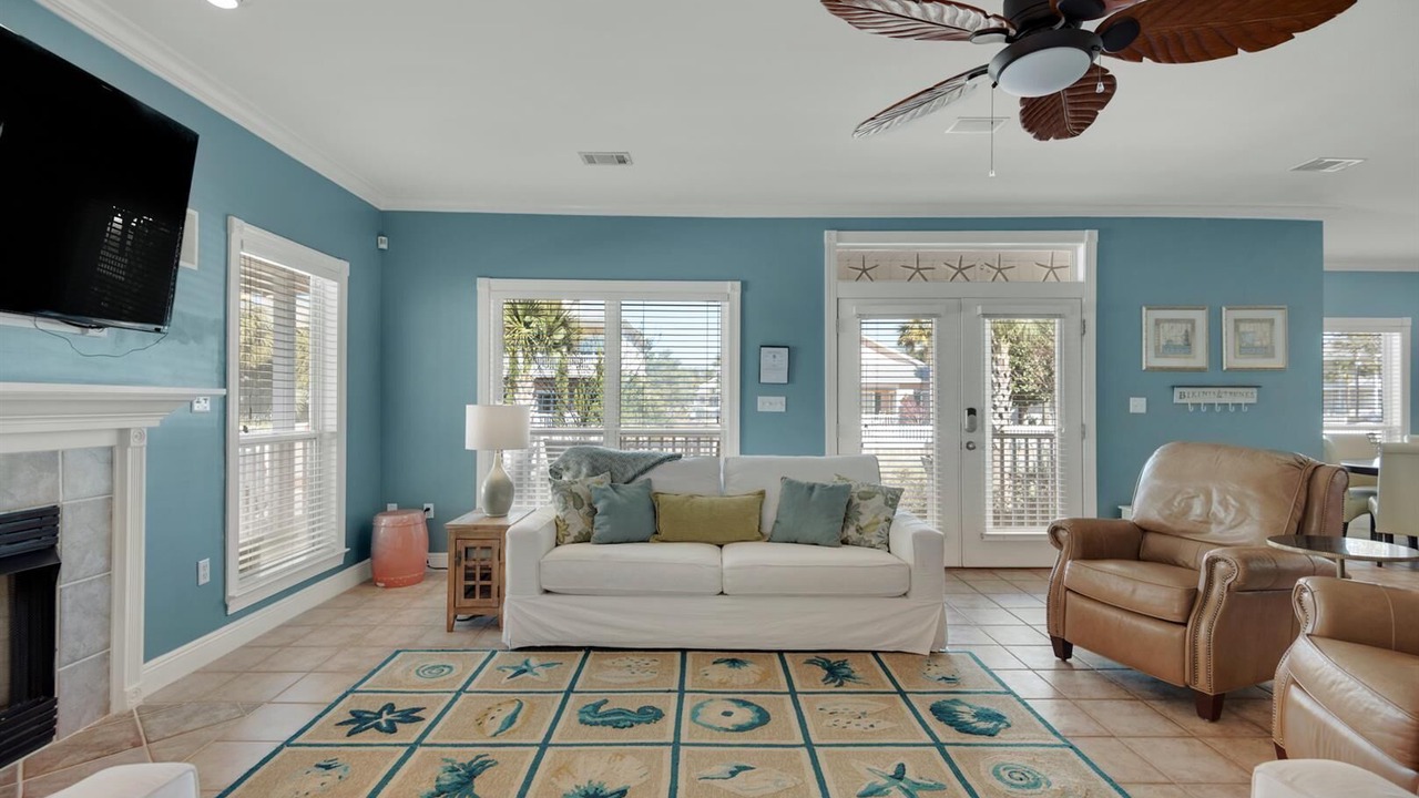Photo of Livingroom in Clipper Cove