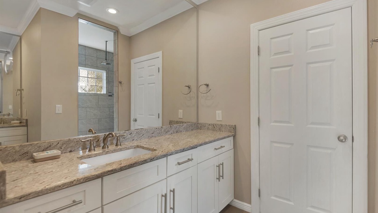 Photo of Bathroom in Clipper Cove