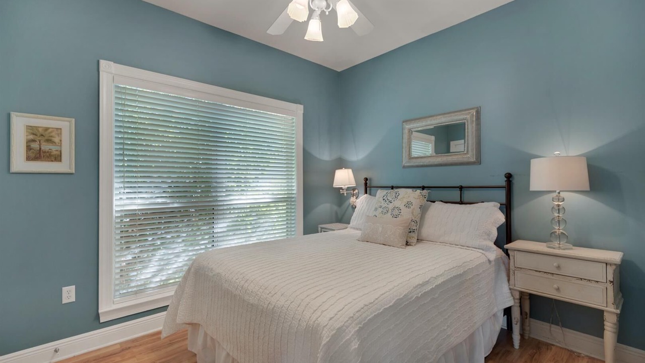 Photo of Bedroom in Clipper Cove