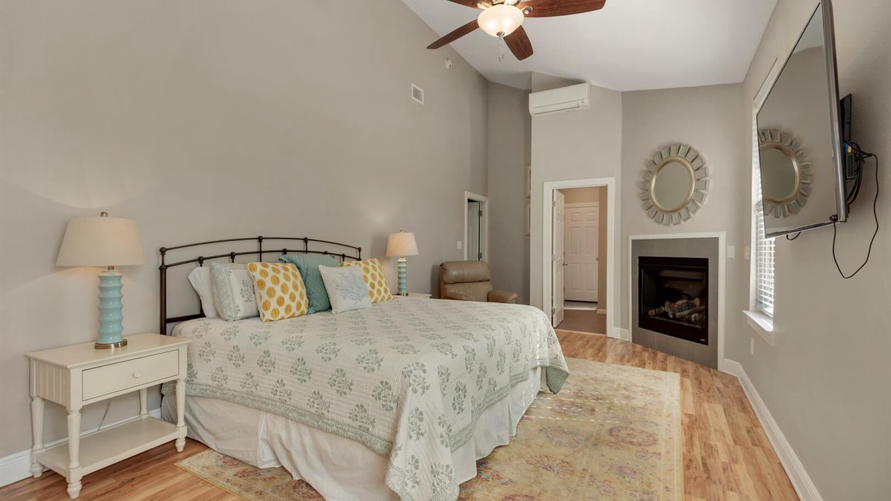 Photo of Bedroom in Clipper Cove