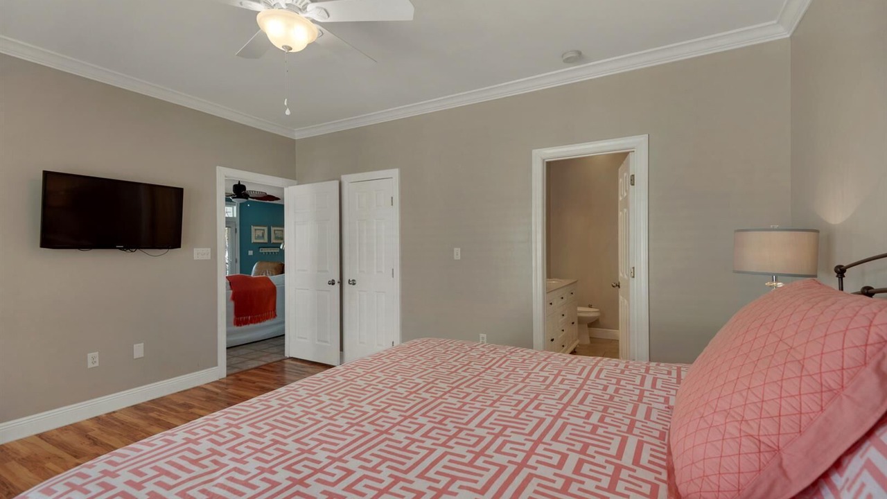 Photo of Bedroom in Clipper Cove