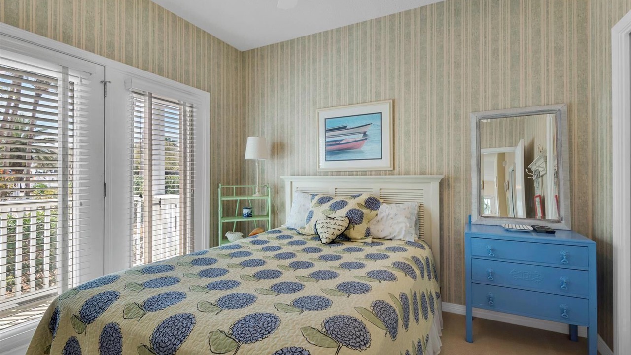 Photo of Bedroom in Crystal Shores