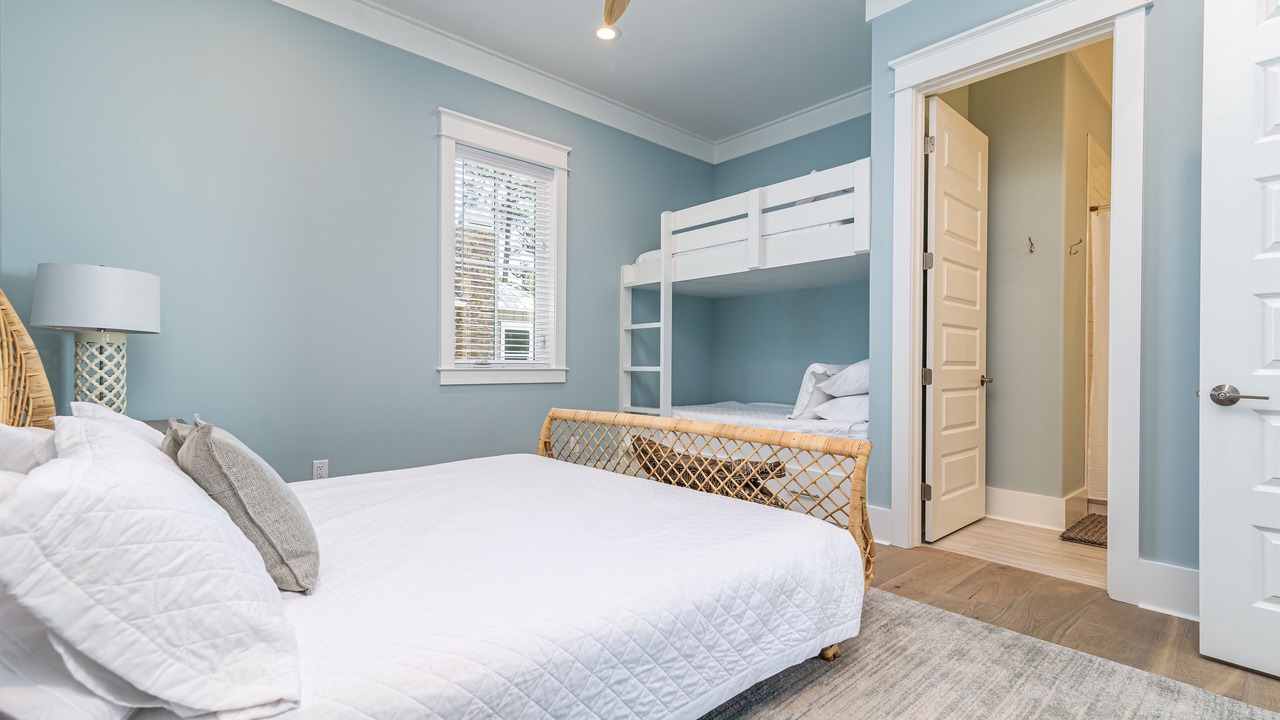 Photo of Bedroom in Lakeside at Blue Mountain Beach