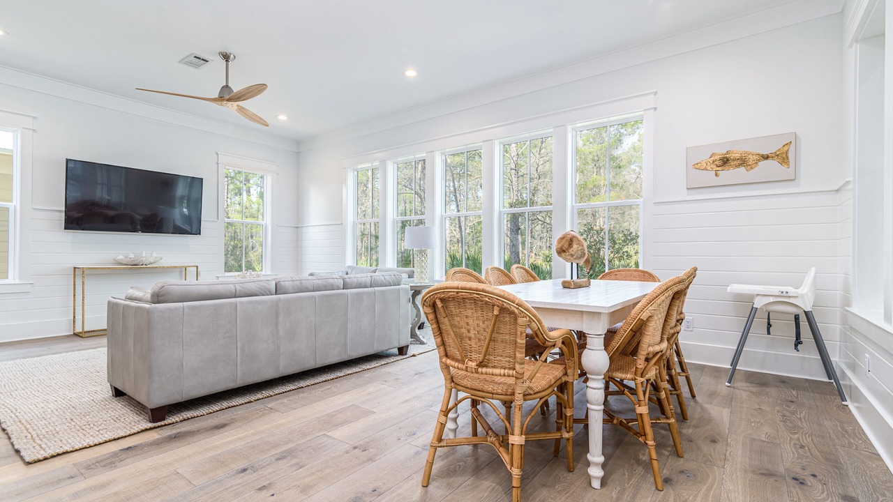 Photo of Livingroom in Lakeside at Blue Mountain Beach