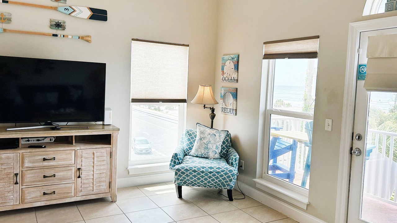 Photo of Livingroom in Bahama Beach