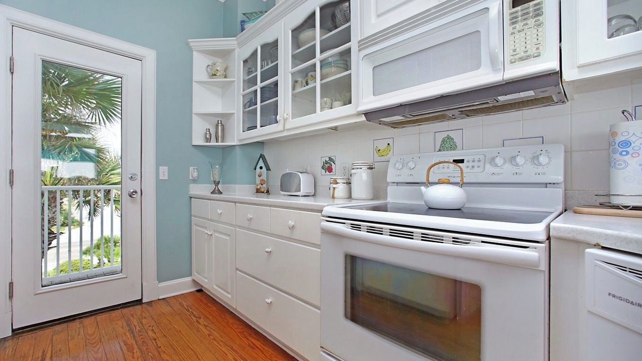 Photo of Kitchen in Kiska Beach