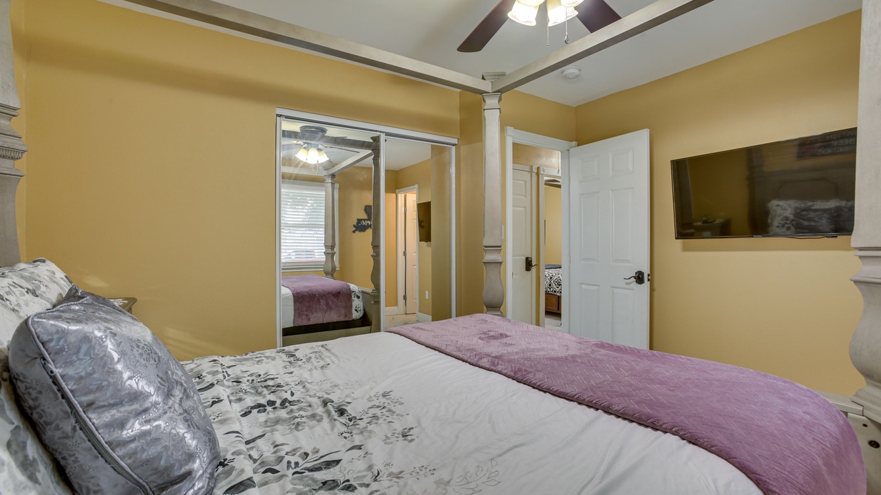 Photo of Bedroom in Kenner - Louis Armstrong International Airport