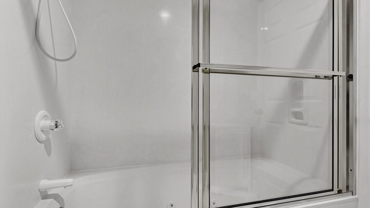 Photo of Bathroom in Navarre Beach