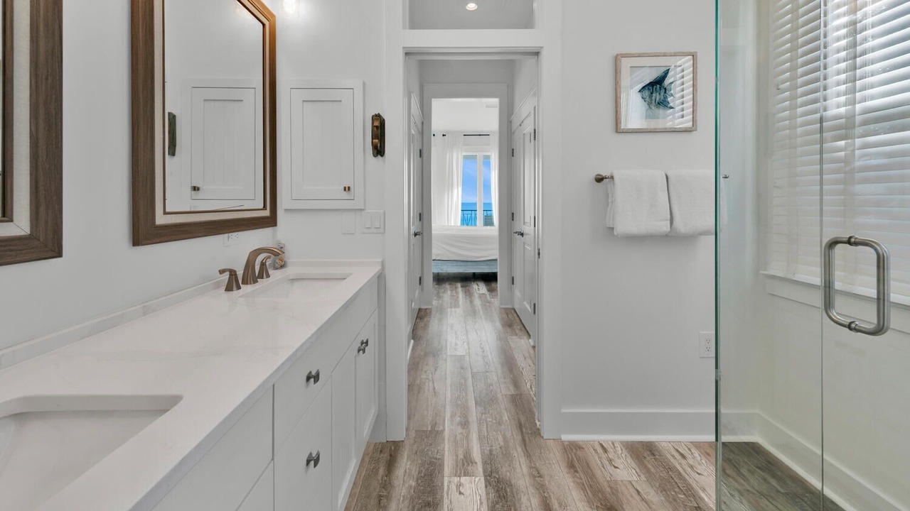 Photo of Bathroom in Delos