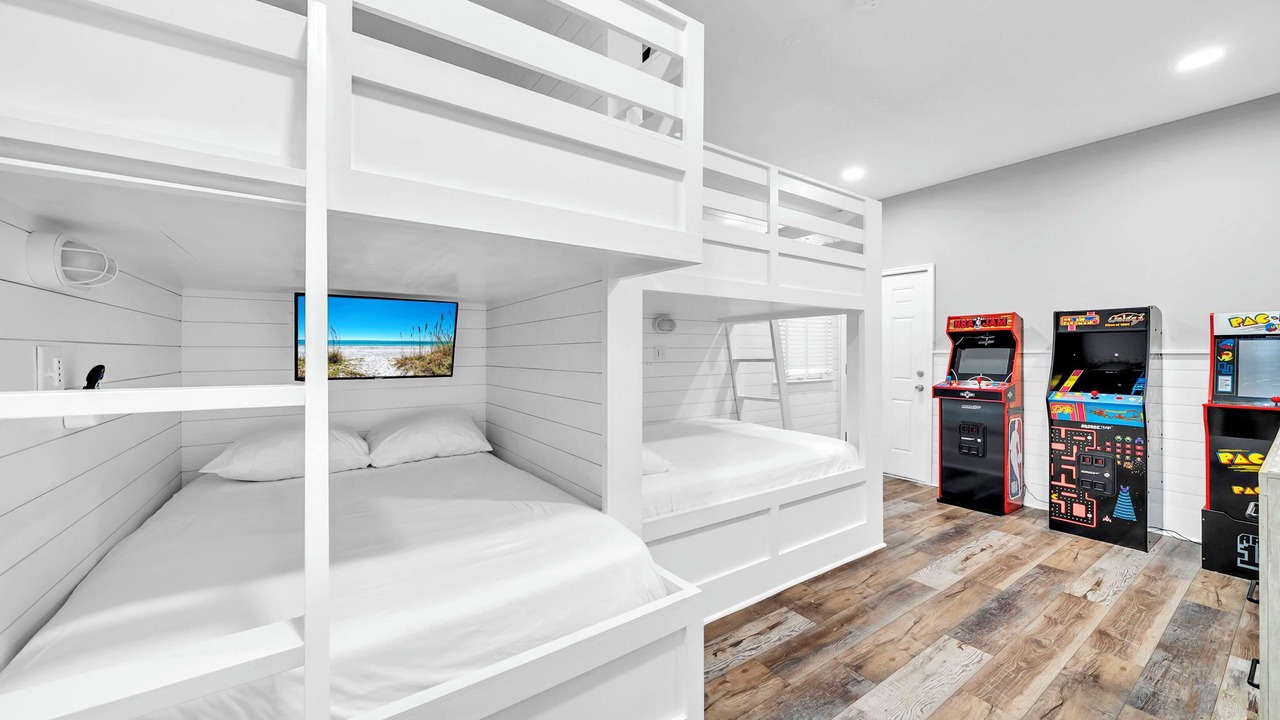 Photo of Bedroom in Delos