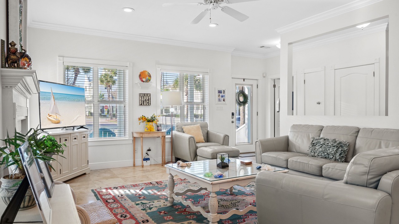 Photo of Livingroom in Crystal Shores