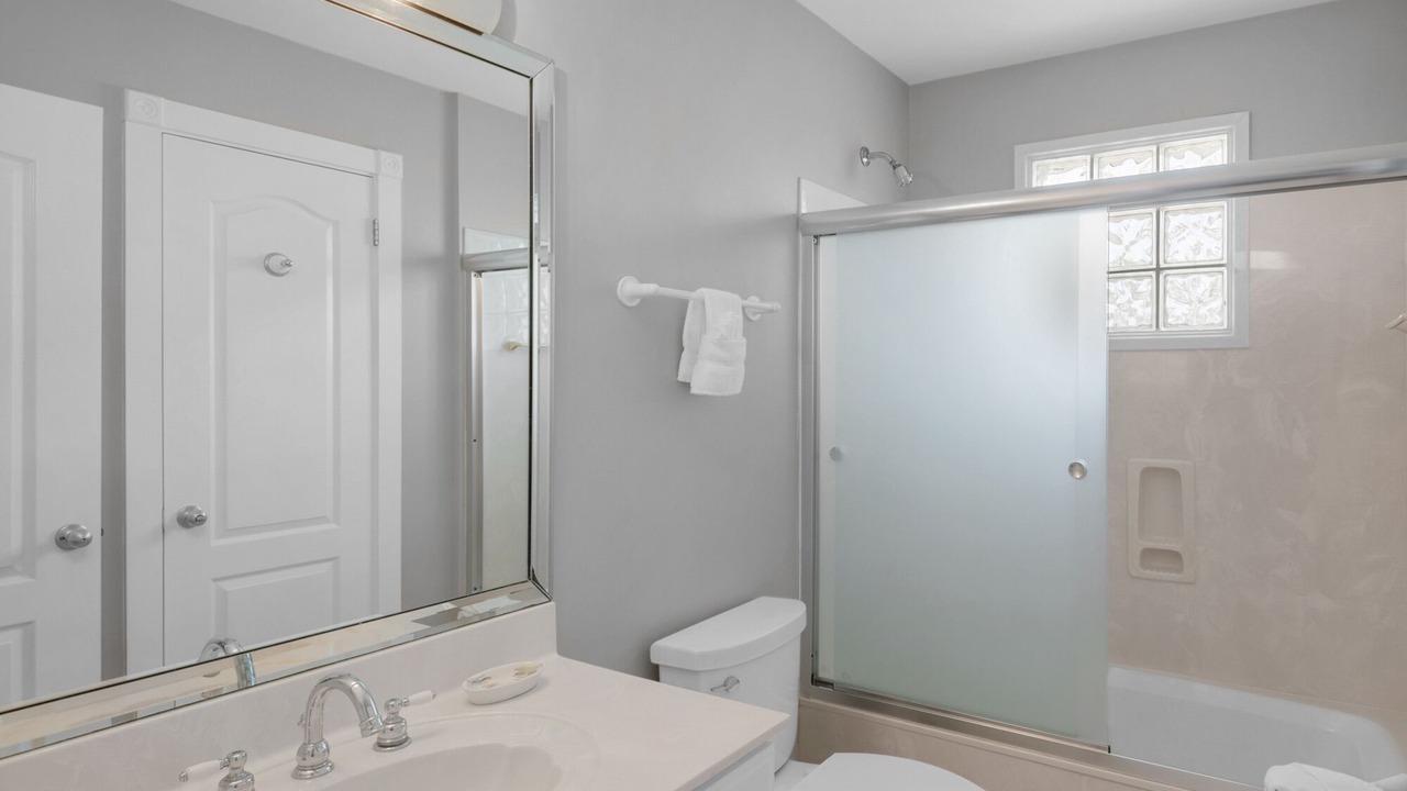 Photo of Bathroom in Crystal Shores