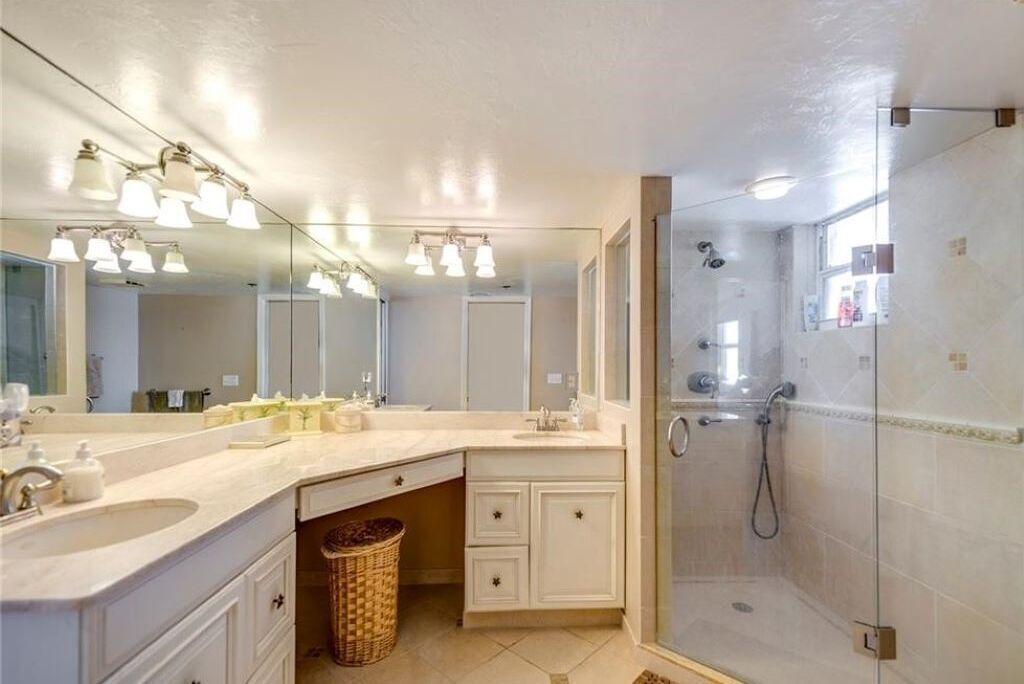 Photo of Bathroom in Pelican Bay