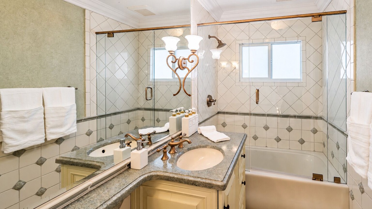 Photo of Bathroom in Coral Ridge