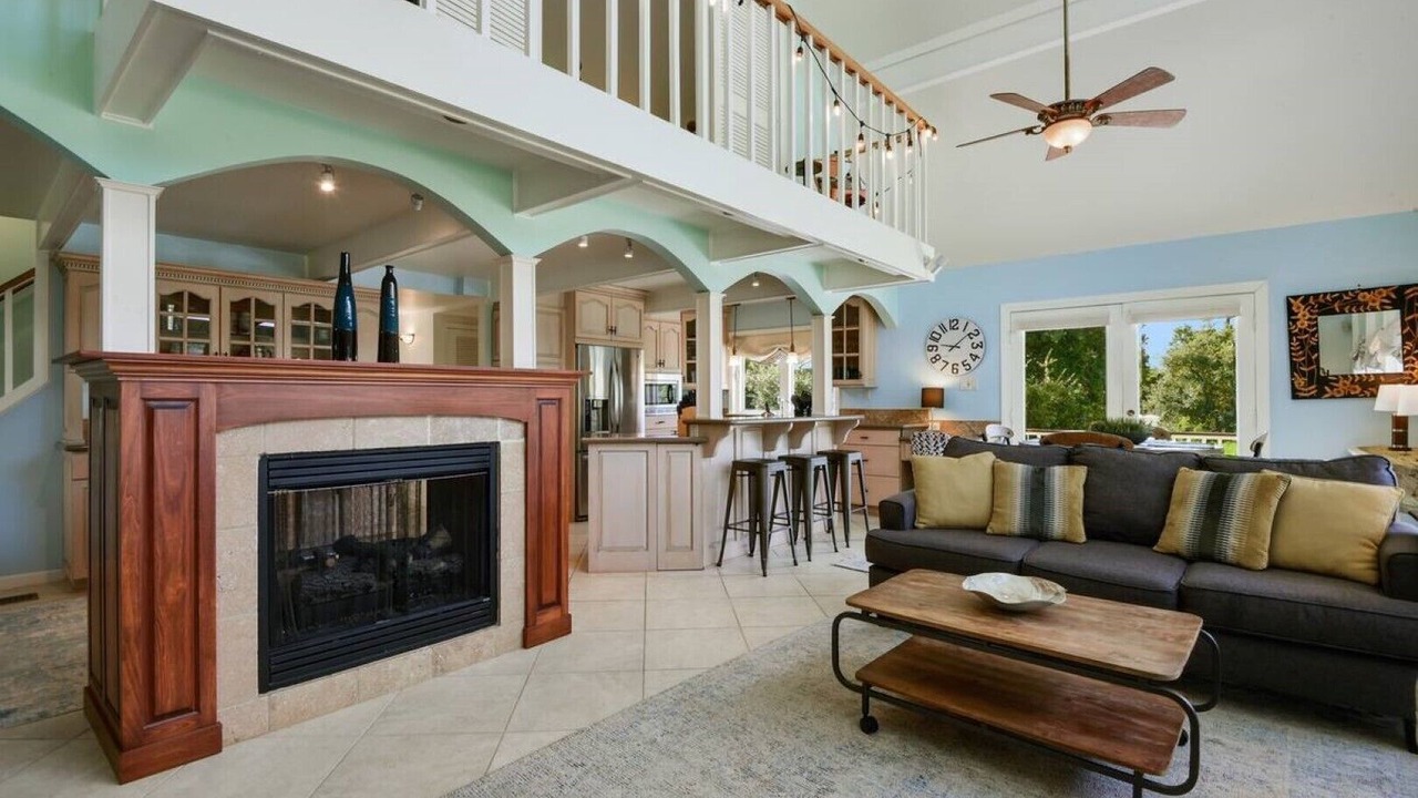 Photo of Livingroom in Henderson Point