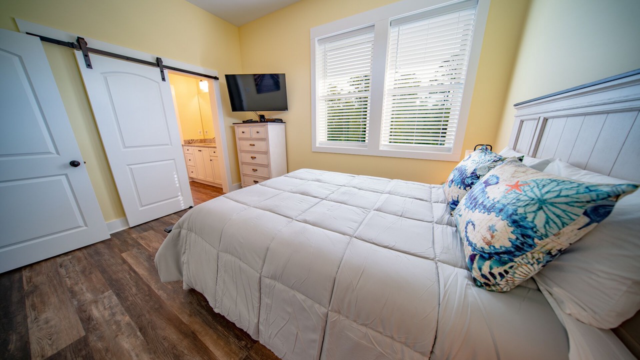Photo of Bedroom in Magnolia Bluffs