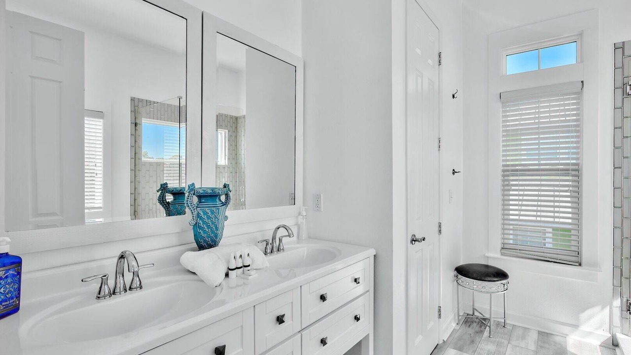Photo of Bathroom in Dune Allen Beach