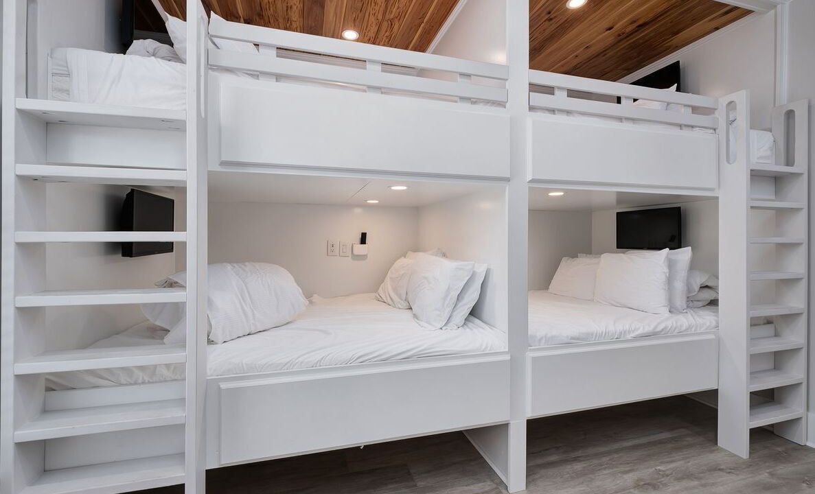 Photo of Bedroom in Miramar Beach