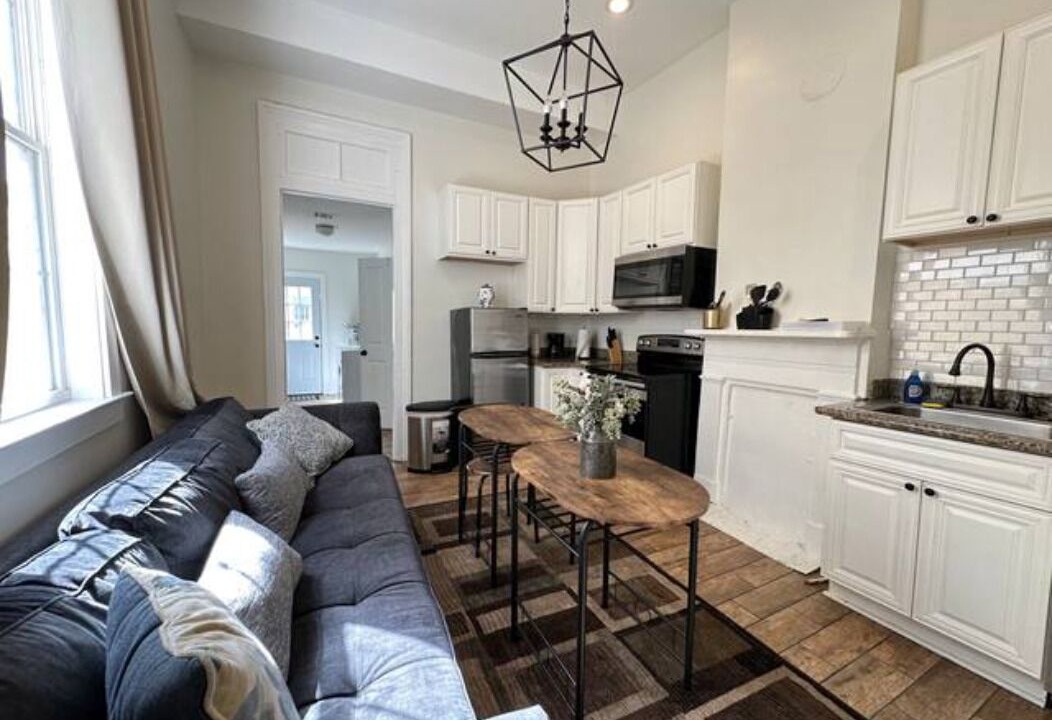 Photo of Livingroom in Mid-City
