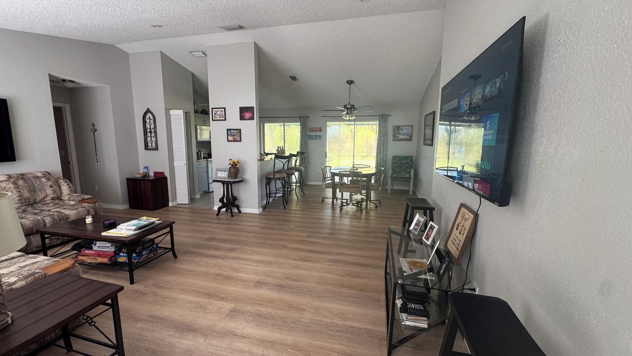 Photo of Livingroom in Gardens of Gulf Cove