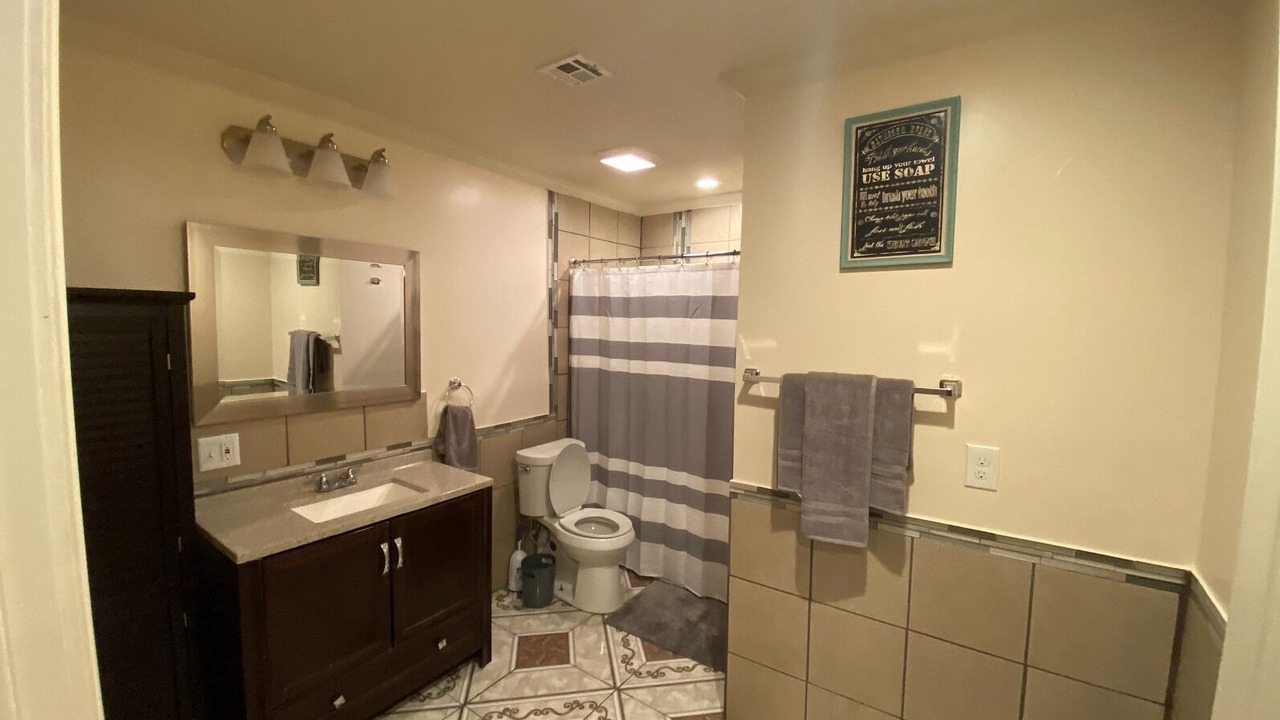 Photo of Bathroom in Highlands - Perkins
