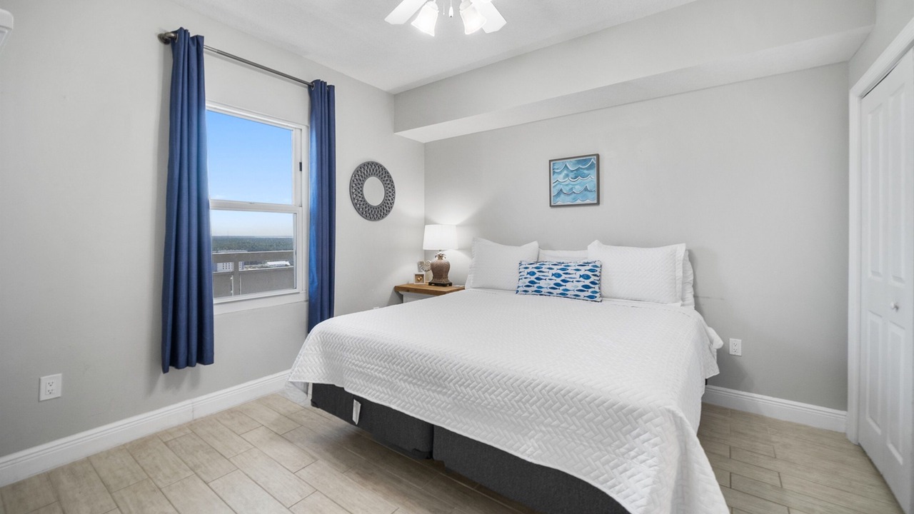 Photo of Bedroom in Miramar Beach