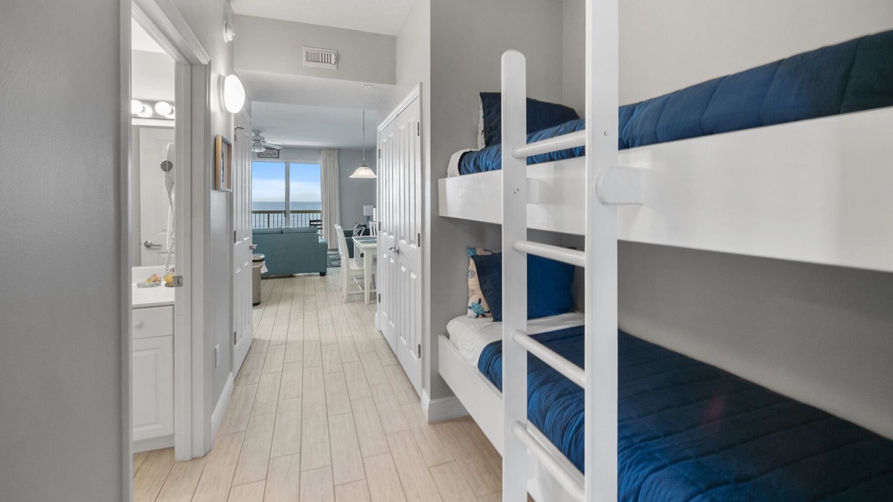 Photo of Bedroom in Miramar Beach