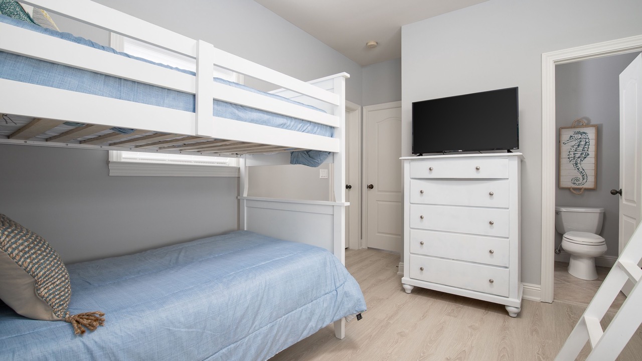 Photo of Bedroom in Emerald Waters Village