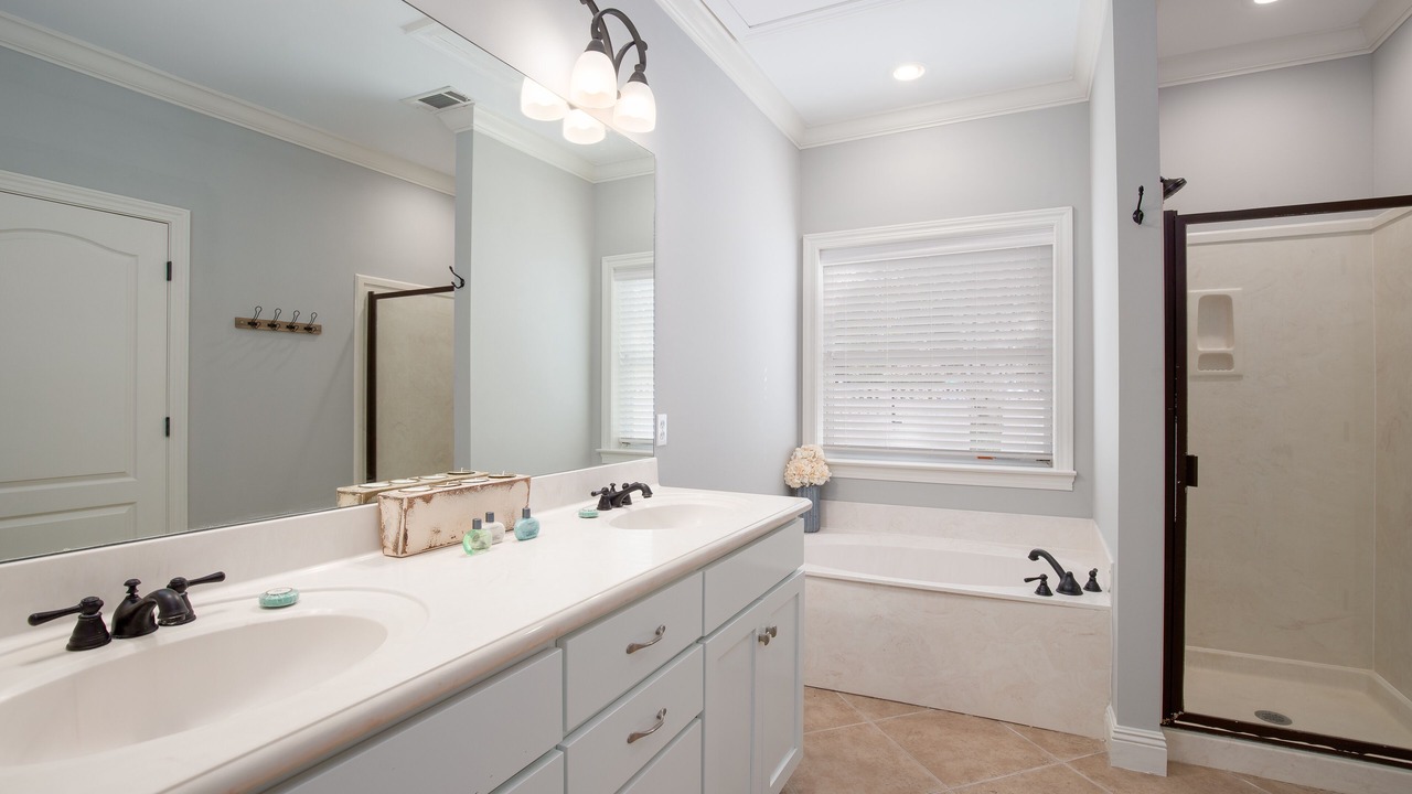 Photo of Bathroom in Emerald Waters Village