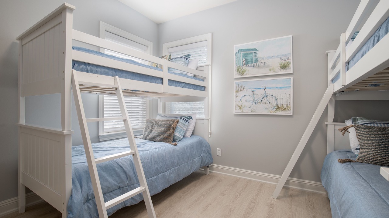 Photo of Bedroom in Emerald Waters Village