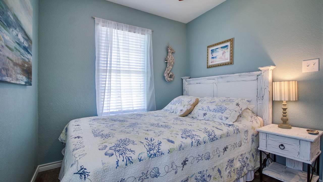 Photo of Bedroom in Crystal Beach