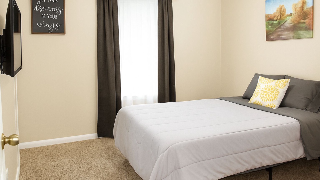 Photo of Bedroom in Sulphur