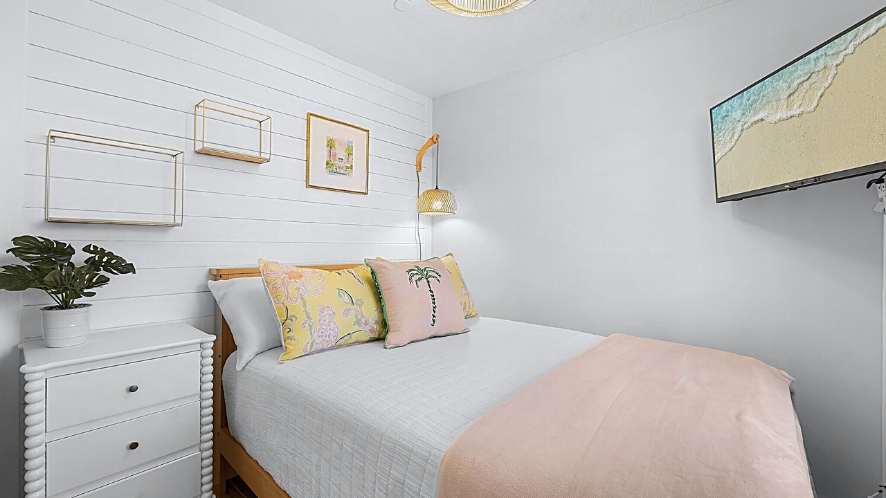 Photo of Bedroom in Miramar Beach
