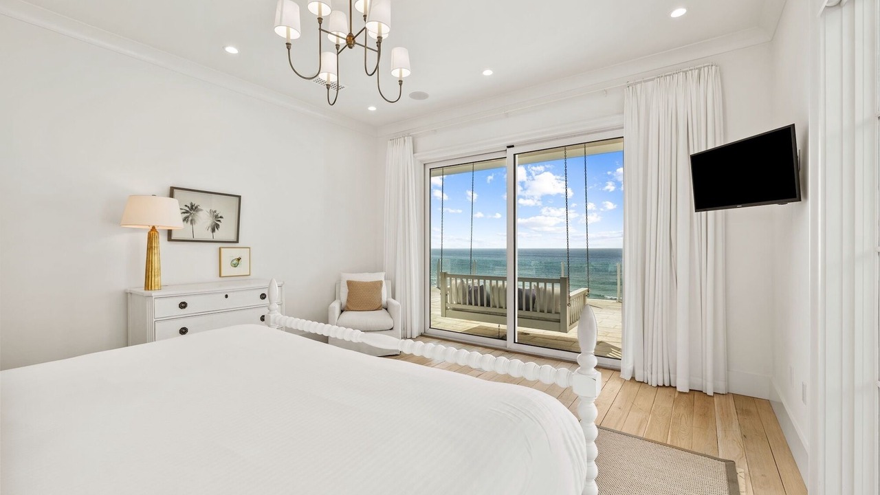 Photo of Bedroom in Seacrest