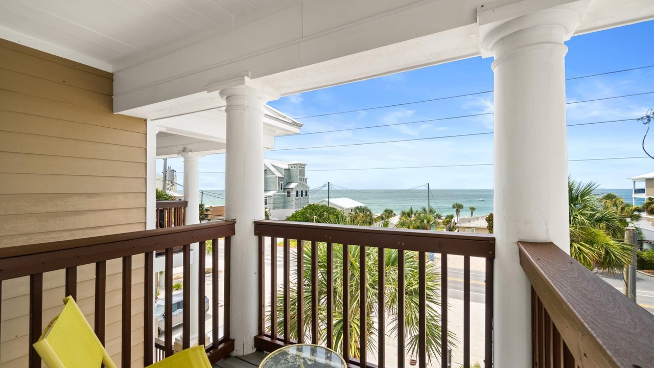 Photo of Patio Balcony in Kiska Beach