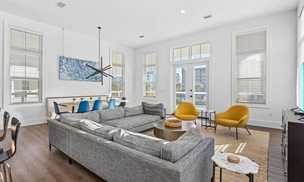 Photo of Livingroom in Fort Walton Beach