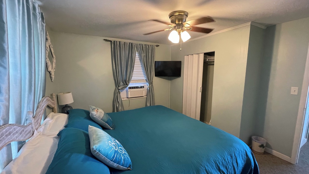 Photo of Bedroom in Laguna Beach