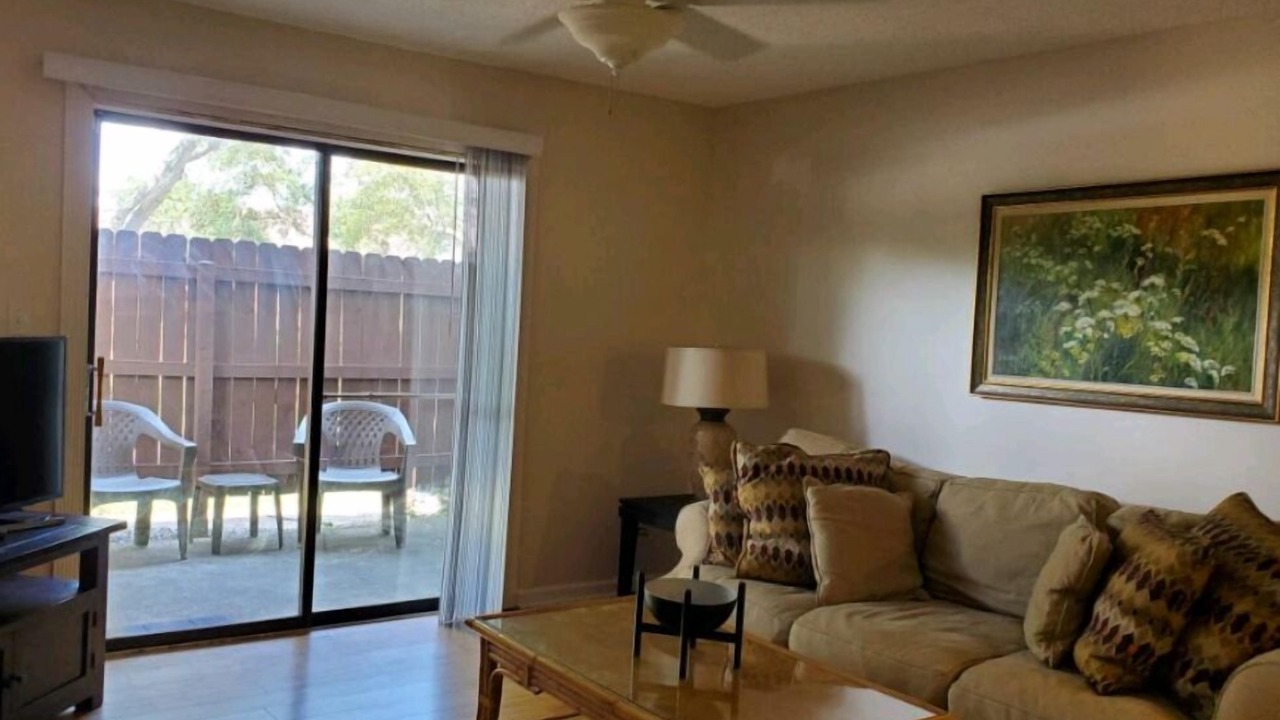Photo of Livingroom in Northwest Pensacola