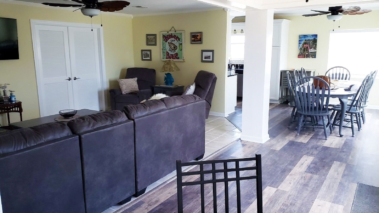 Photo of Livingroom in Mexico Beach