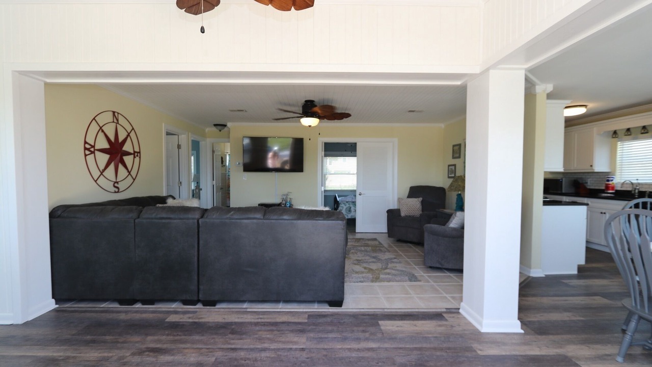 Photo of Livingroom in Mexico Beach