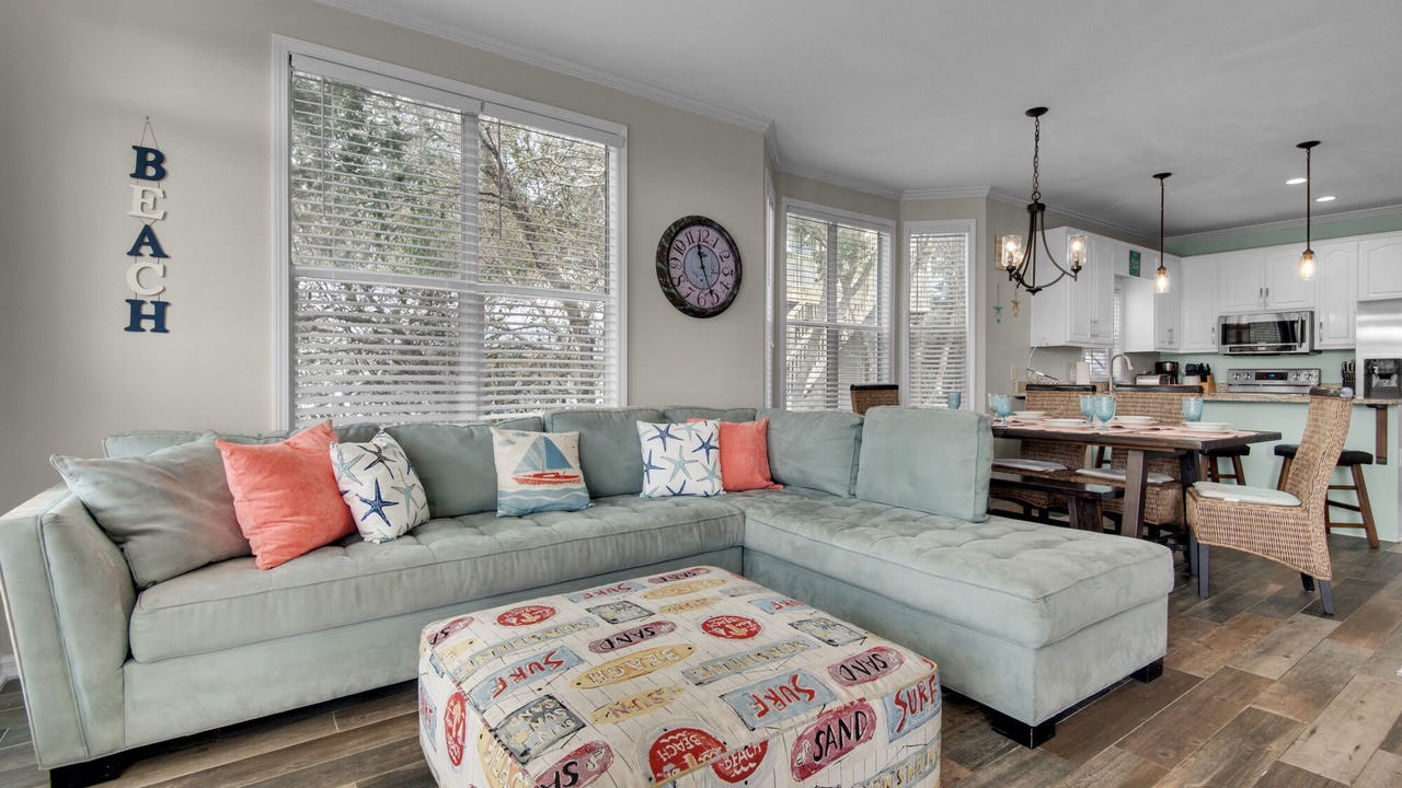 Photo of Livingroom in Dune Allen Beach