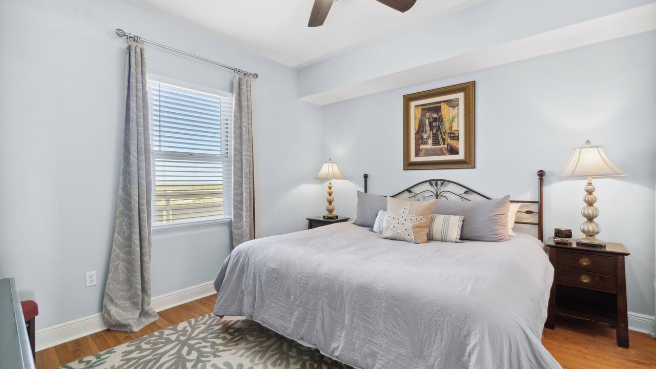 Photo of Bedroom in Miramar Beach